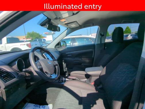 White Diamond 2025 Mitsubishi Outlander Sport 2.0 LE