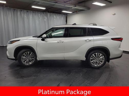 2022 Toyota Highlander Platinum