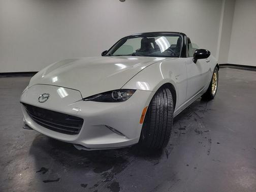 2019 Mazda MX-5 Miata Sport