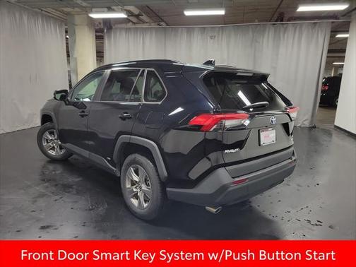 2022 Toyota RAV4 Hybrid XLE