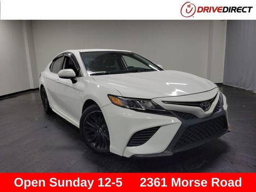 Super White 2019 Toyota Camry SE