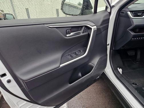 Pearl 2025 Toyota RAV4 Hybrid Limited