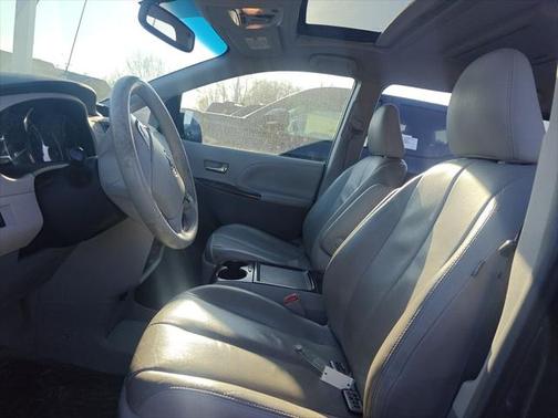 2014 Toyota Sienna XLE