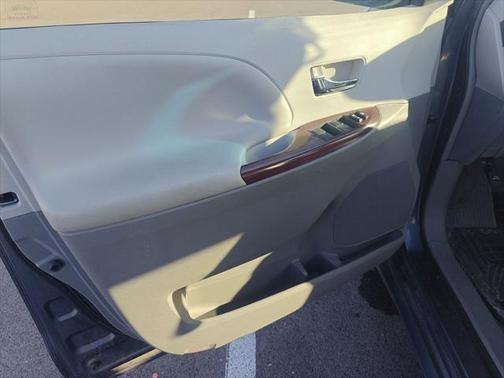 2014 Toyota Sienna XLE