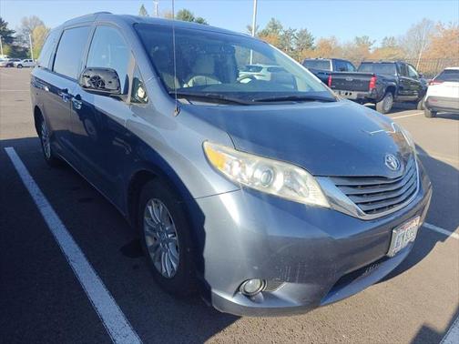 2014 Toyota Sienna XLE