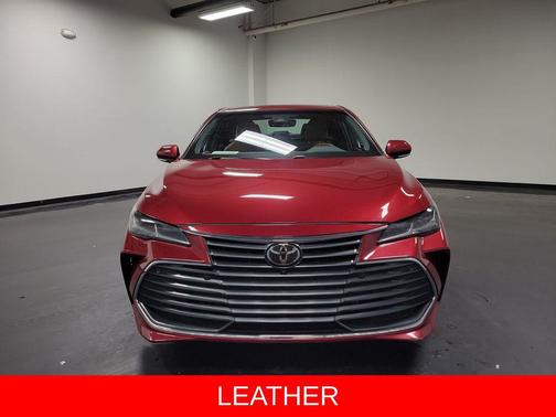 Pearl 2019 Toyota Avalon Limited