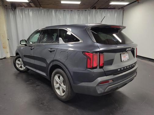 2022 Kia Sorento LX