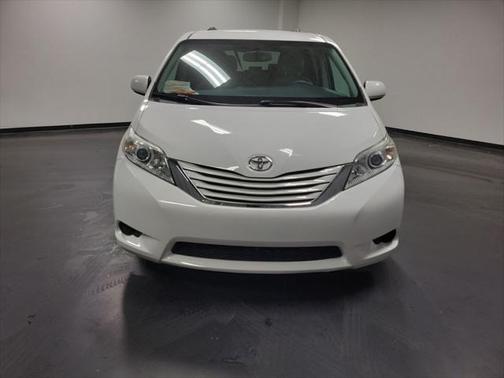 2015 Toyota Sienna LE