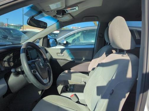 2015 Toyota Sienna LE