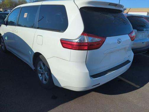 2015 Toyota Sienna LE