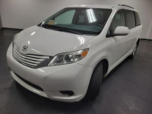 2015 Toyota Sienna LE