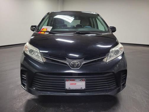 2019 Toyota Sienna LE