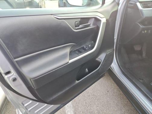 Silver Sky Metallic 2022 Toyota RAV4 LE