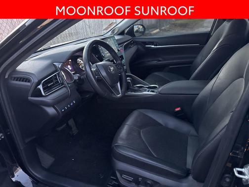 2021 Toyota Camry Hybrid XLE