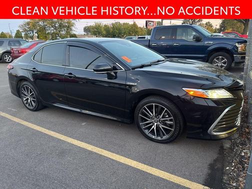 2021 Toyota Camry Hybrid XLE