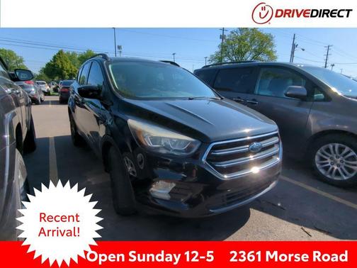Black Metallic 2019 Ford Escape SE