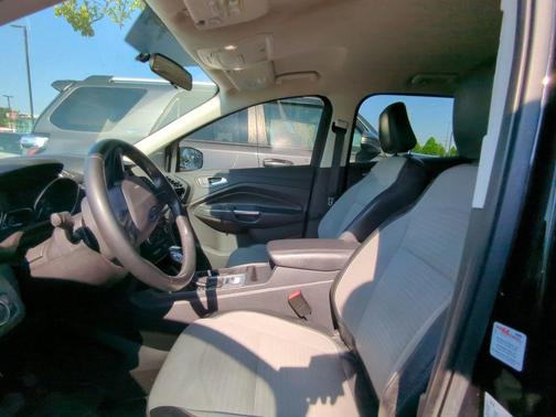 Black Metallic 2019 Ford Escape SE