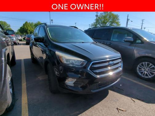 Black Metallic 2019 Ford Escape SE