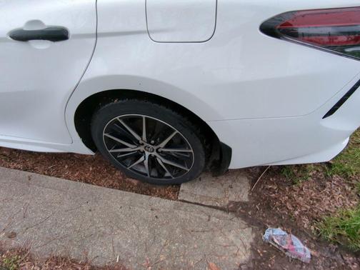 Ice Cap 2023 Toyota Camry SE