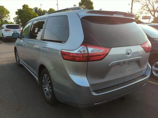 2019 Toyota Sienna XLE