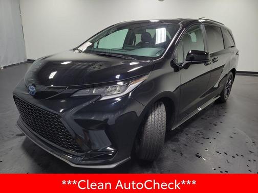 2025 Toyota Sienna XSE 7 Passenger