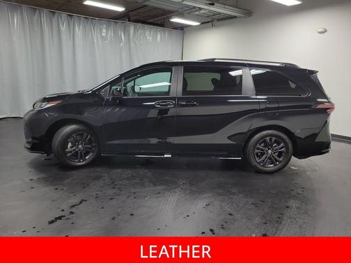 2025 Toyota Sienna XSE 7 Passenger