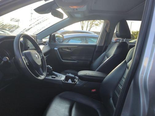 2021 Toyota RAV4 Hybrid XLE Premium
