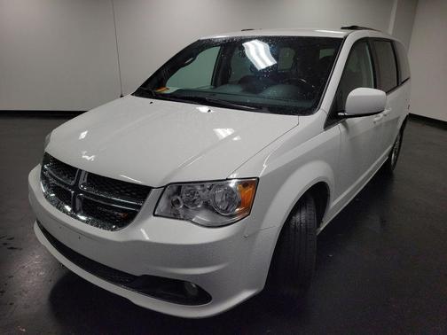 White Knuckle Clearcoat 2019 Dodge Grand Caravan SXT
