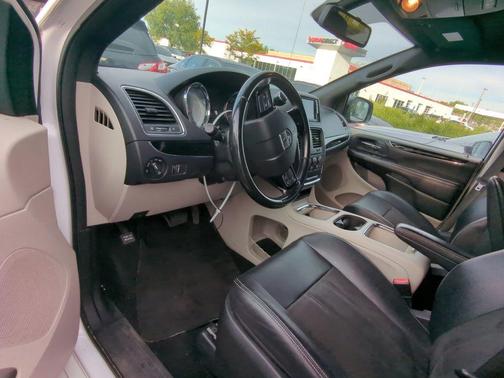 White Knuckle Clearcoat 2019 Dodge Grand Caravan SXT