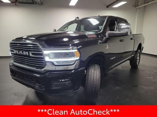 Diamond Black Crystal Pearlcoat 2024 RAM 2500 Laramie Crew Cab 4x4 6'4' Box