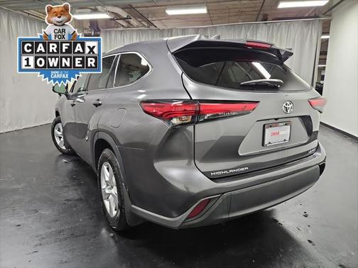 2022 Toyota Highlander LE