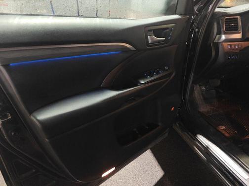 2019 Toyota Highlander Limited Platinum