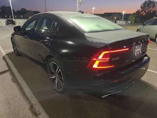 2021 Volvo S60 T5 R-Design