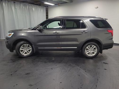 Magnetic 2018 Ford Explorer XLT