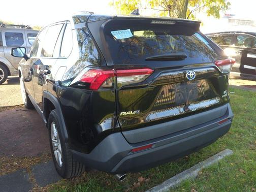 2020 Toyota RAV4 Hybrid LE