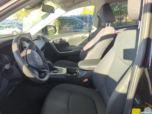 2020 Toyota RAV4 Hybrid LE