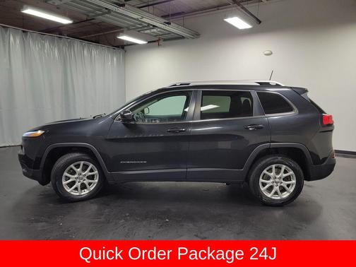 Brilliant Black Crystal Pearlcoat 2015 Jeep Cherokee Latitude