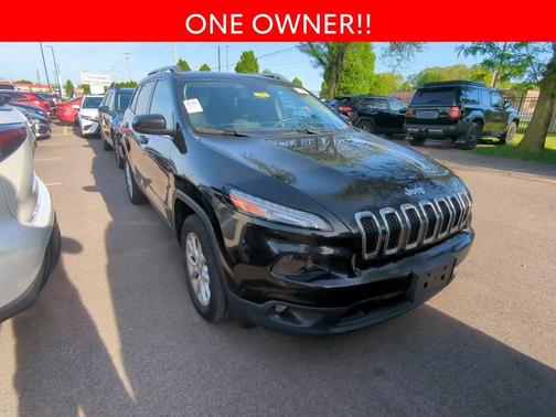 Brilliant Black Crystal Pearlcoat 2015 Jeep Cherokee Latitude
