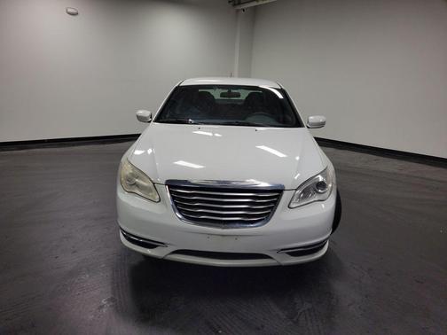 2013 Chrysler 200 LX