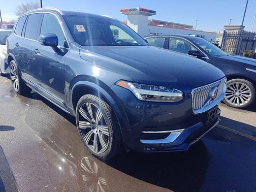 2022 Volvo XC90 T6 Inscription