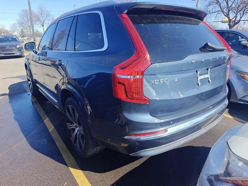 2022 Volvo XC90 T6 Inscription