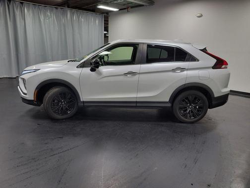 White Diamond 2022 Mitsubishi Eclipse Cross LE