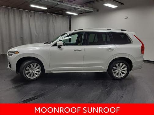 2016 Volvo XC90 T6 Momentum