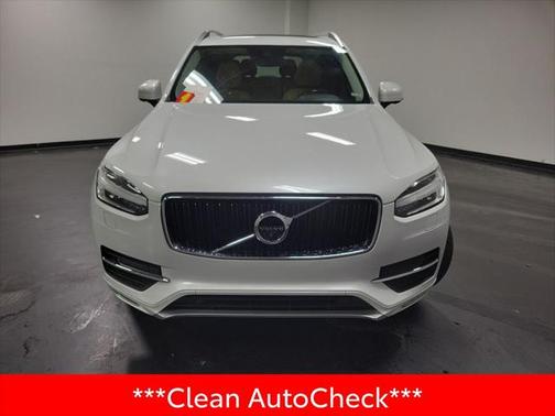 2016 Volvo XC90 T6 Momentum