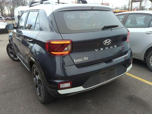 2023 Hyundai VENUE Limited