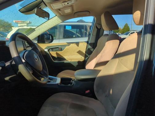 2020 Toyota RAV4 Hybrid LE
