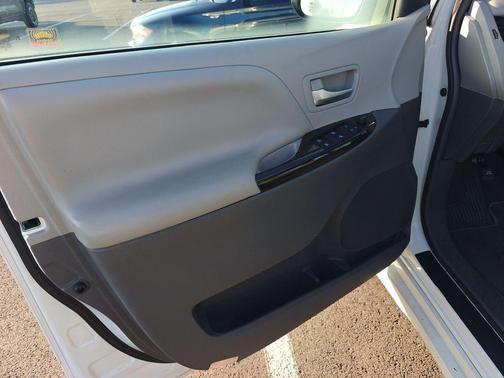 2019 Toyota Sienna XLE