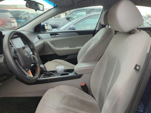 2018 Hyundai SONATA SE