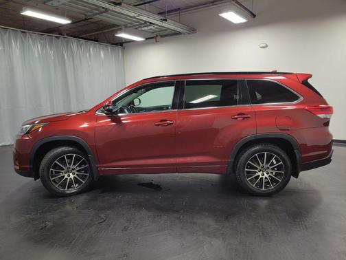2017 Toyota Highlander SE