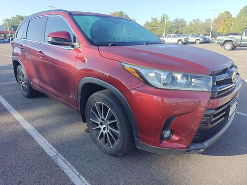 2017 Toyota Highlander SE